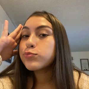 Meet your Posher, Leah